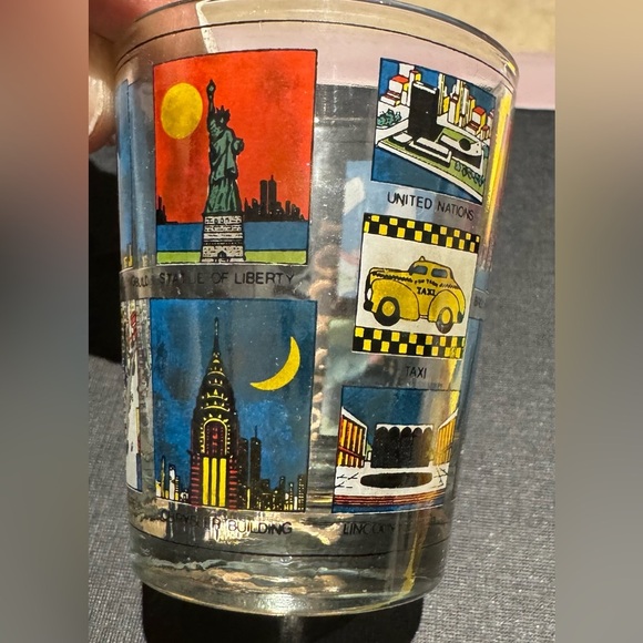Set of 5 Souvenir Shot Glasses from Around the World - Picture 3 of 10